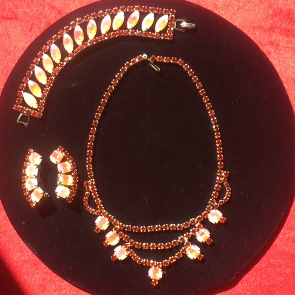 VINTAGE! SILVERTONE ORANGE/SHEBERT RHINESTONE SET